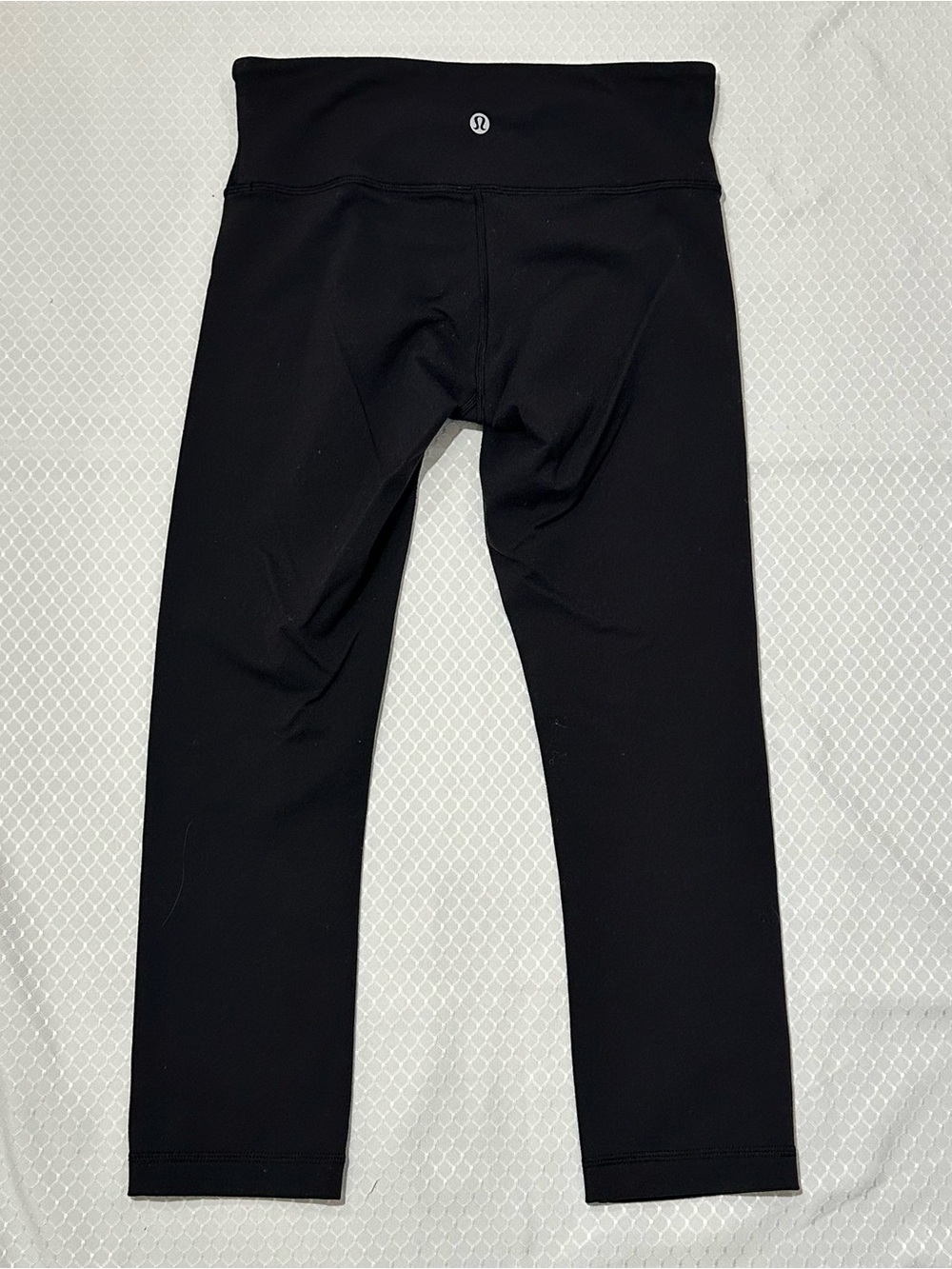 Excellent condition! lululemon athletica Black Yoga Leggings, 23 inch, size 4